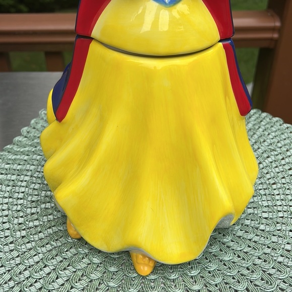 New Disney Snow White Cookie Jar 13”. Absolutely gorgeous! - Picture 3 of 12